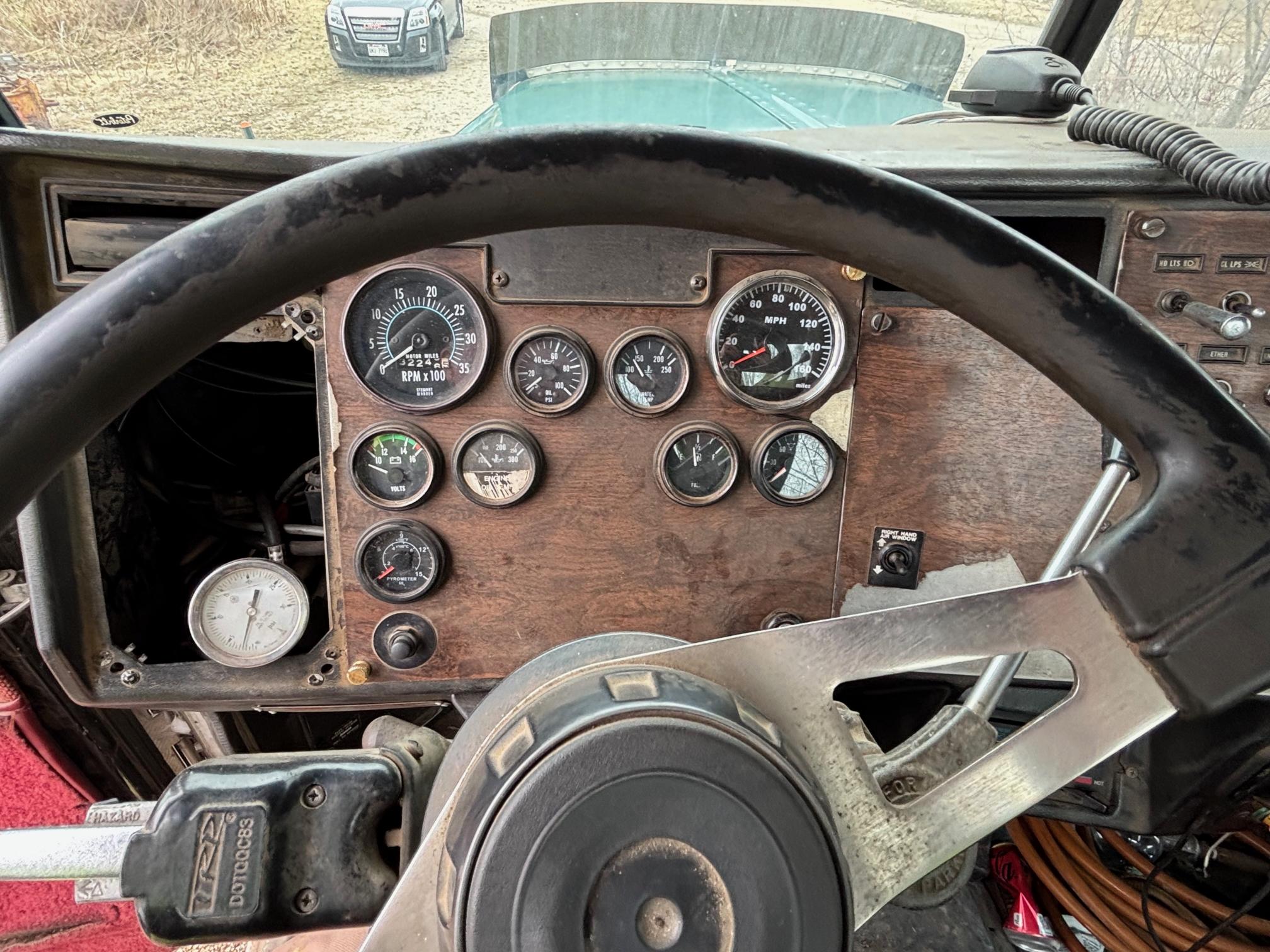 1993 PETERBILT 379 - Image 10